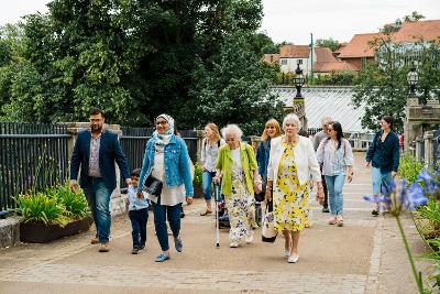 Group of visitors walking to the Castle entrance
